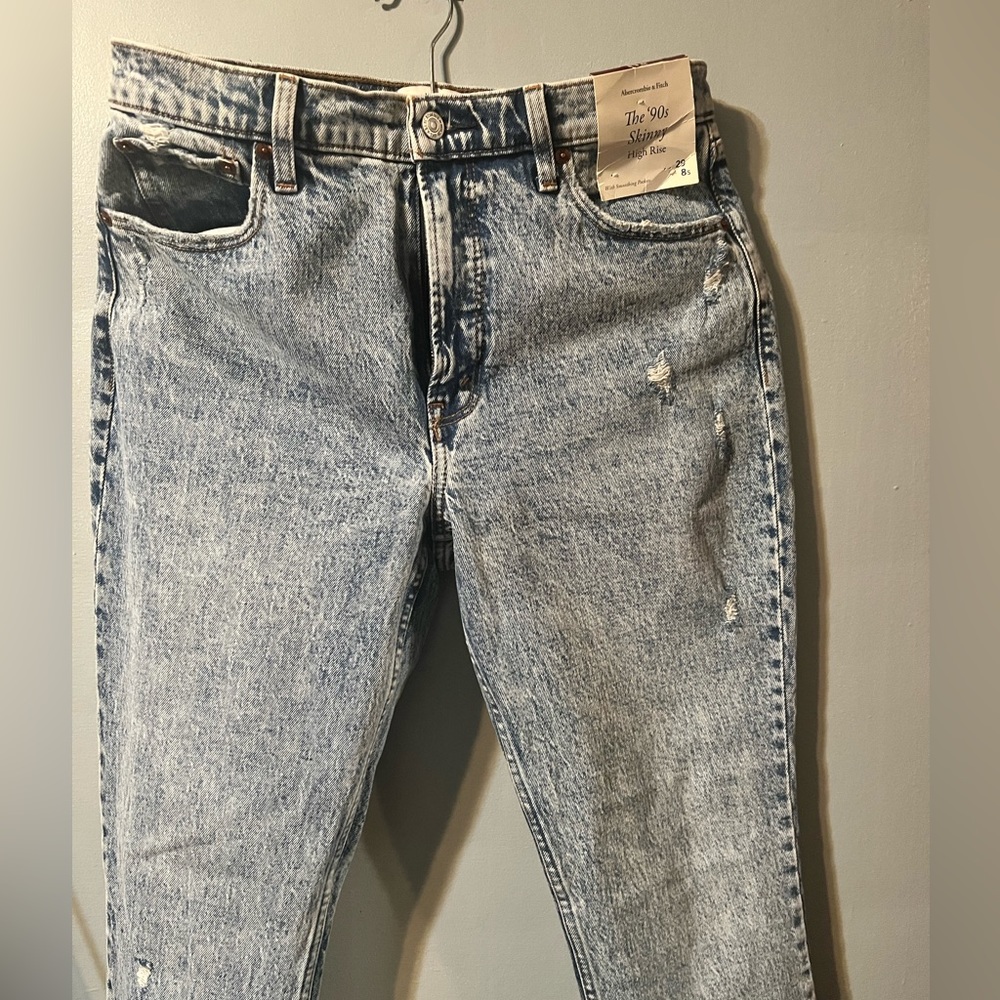 NWT Abercrombie 90s skinny jean sz 8 short